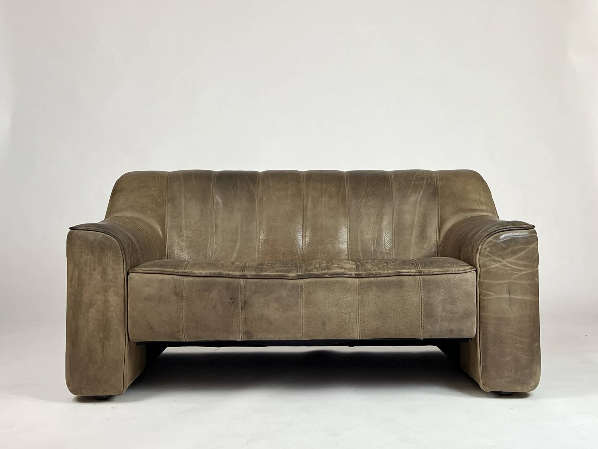 Vintage DS-44 de Sede leather sofa couch buffalo leather 70s
