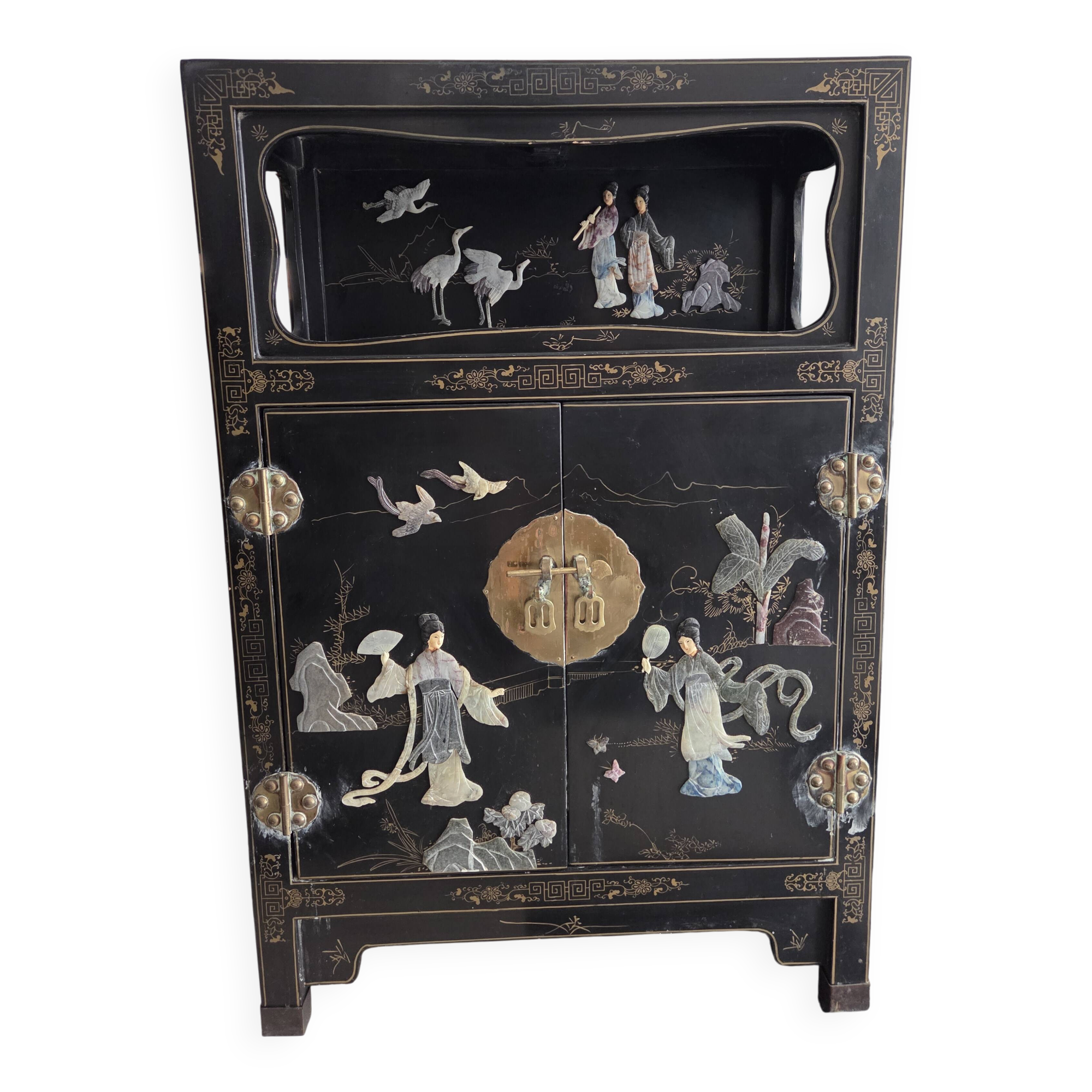 Lacquered Chinese cabinet (flowers, birds, women)
