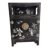 Lacquered Chinese cabinet (flowers, birds, women)