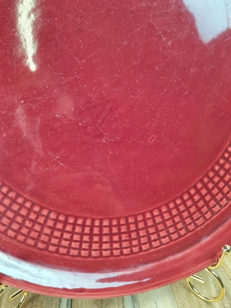 Large antique red cake plate – checkered pattern – attributed to Saint-Clément 🍒