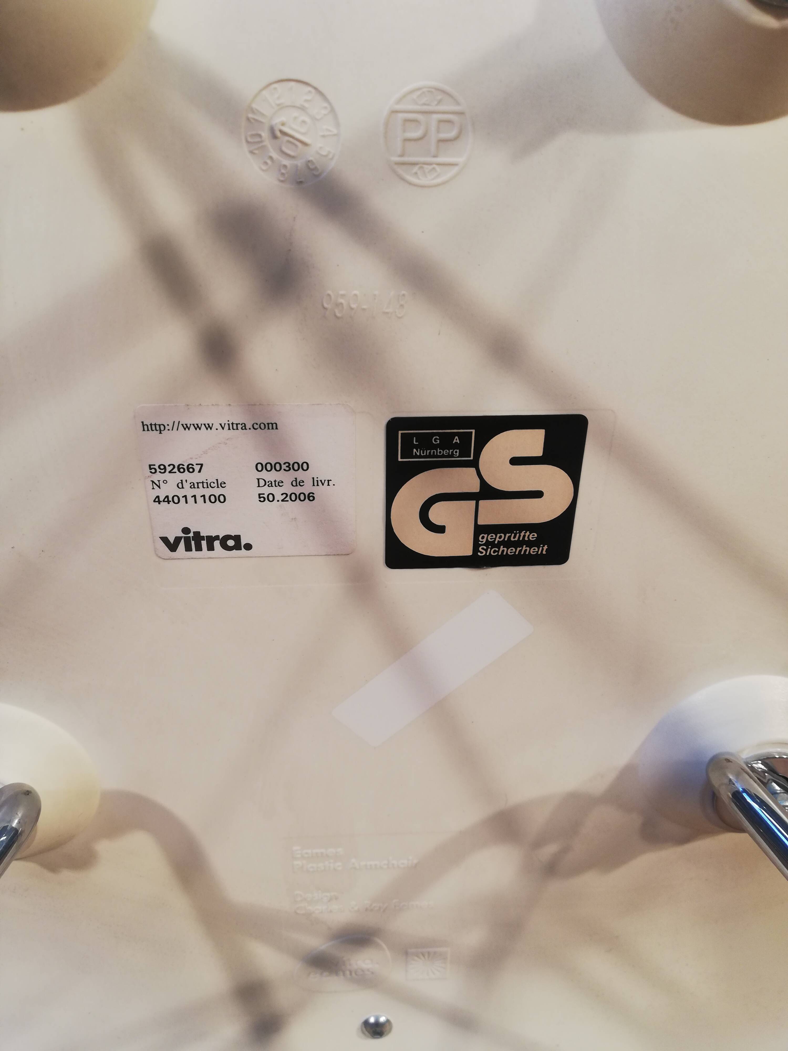 DAR armchair, Charles & Ray Eames Vitra