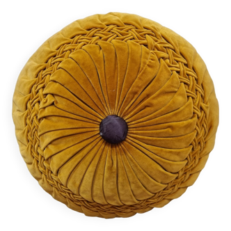 Vintage round pleated cushion