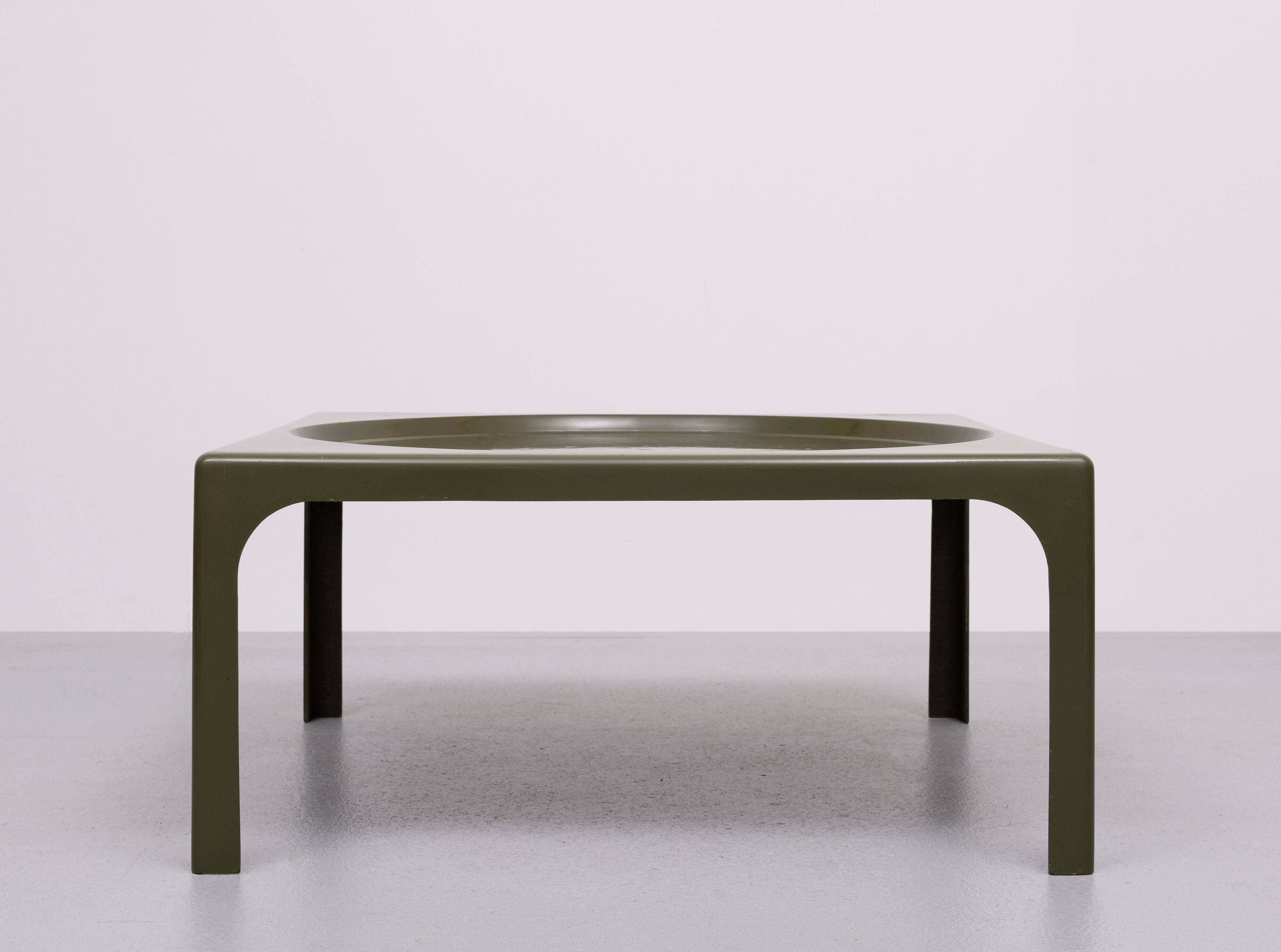 Marc Berthier Fiberglass Coffee table 1970s France