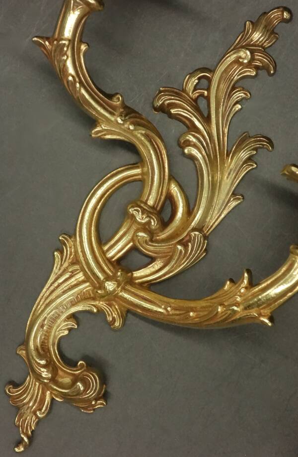 Large pair of Rocaille / Rococo / Baroque style wall lights - gilded bronze