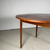 Table ronde en teck 1960