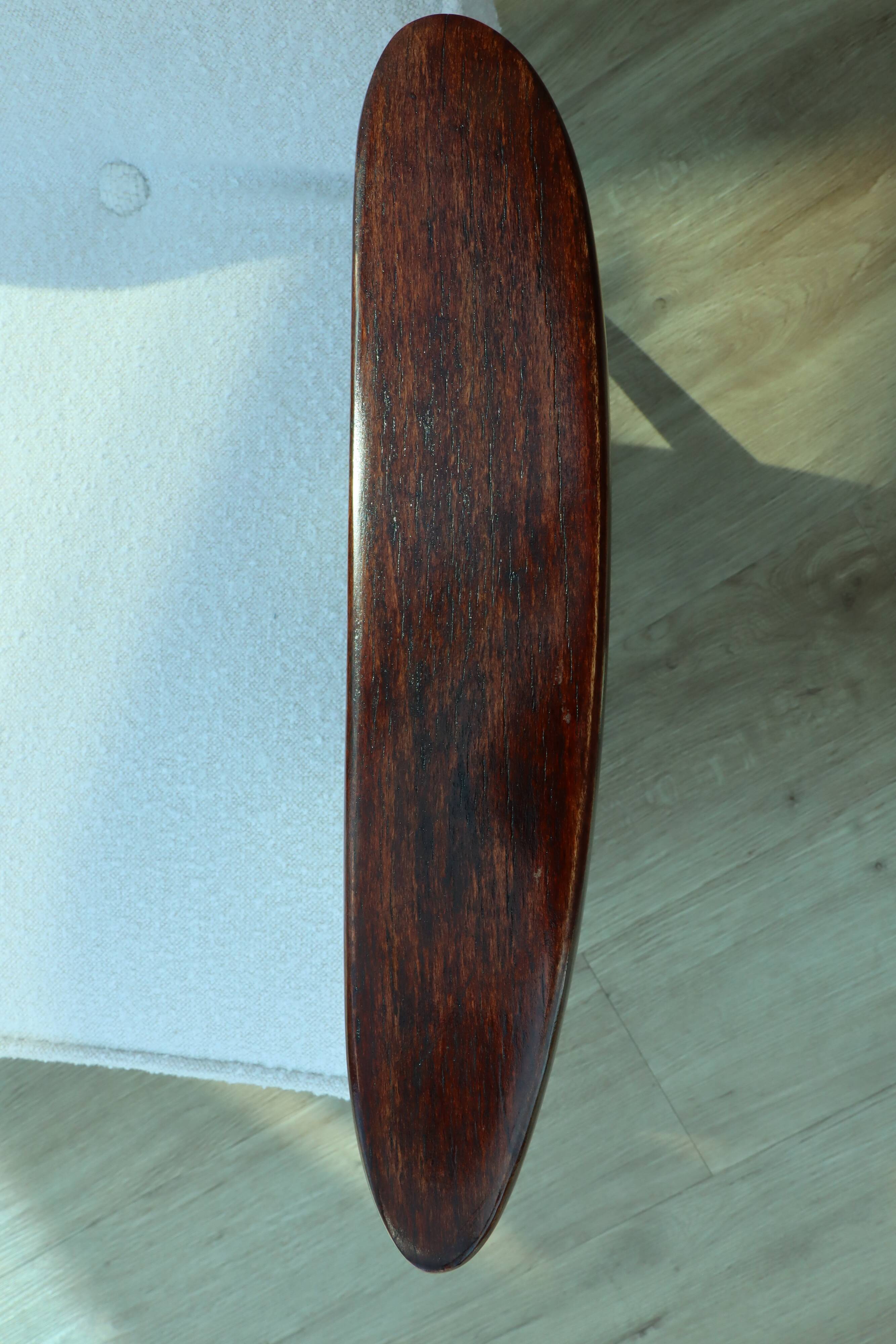 Fauteuil vintage Boucle Blanche par J. Chierowski n°366, 1960, Pologne Rénové en Bois de Hêtre Foncé