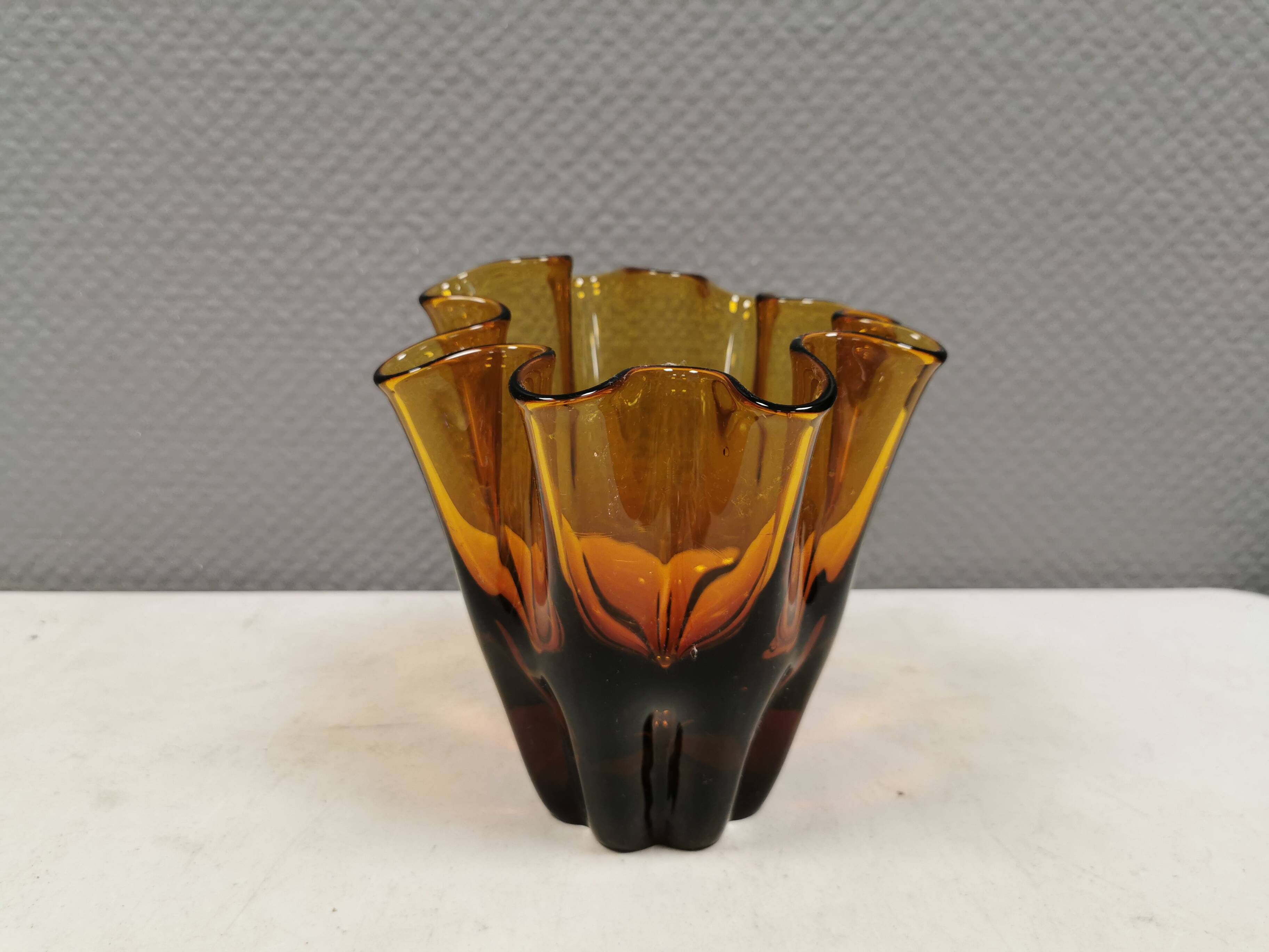Beautiful ‘folded’ vase in amber-coloured glass. 1980-90s Finland