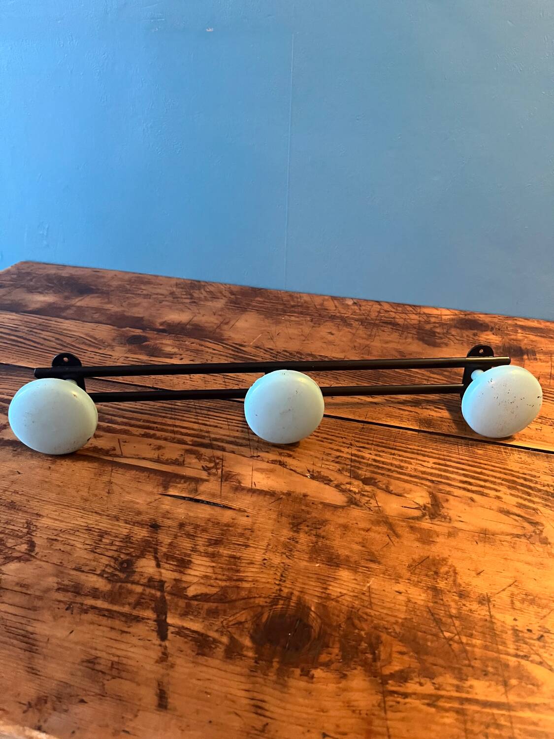 Metal coat rack with 3 hooks from the 70s