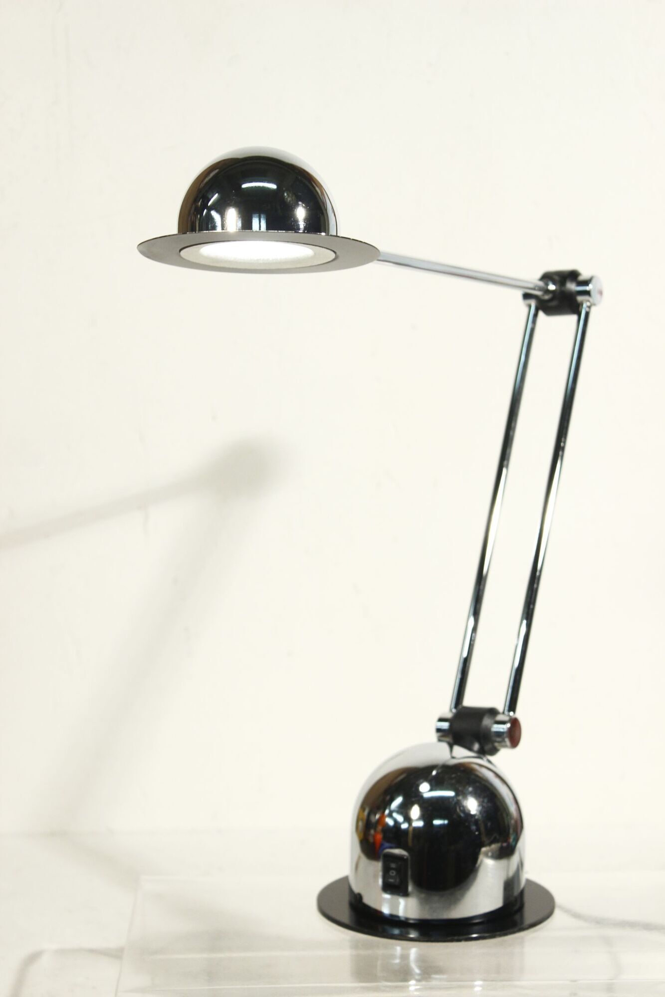 Desk lamp vintage metal chrome articulated arm post-modernist design 1980s