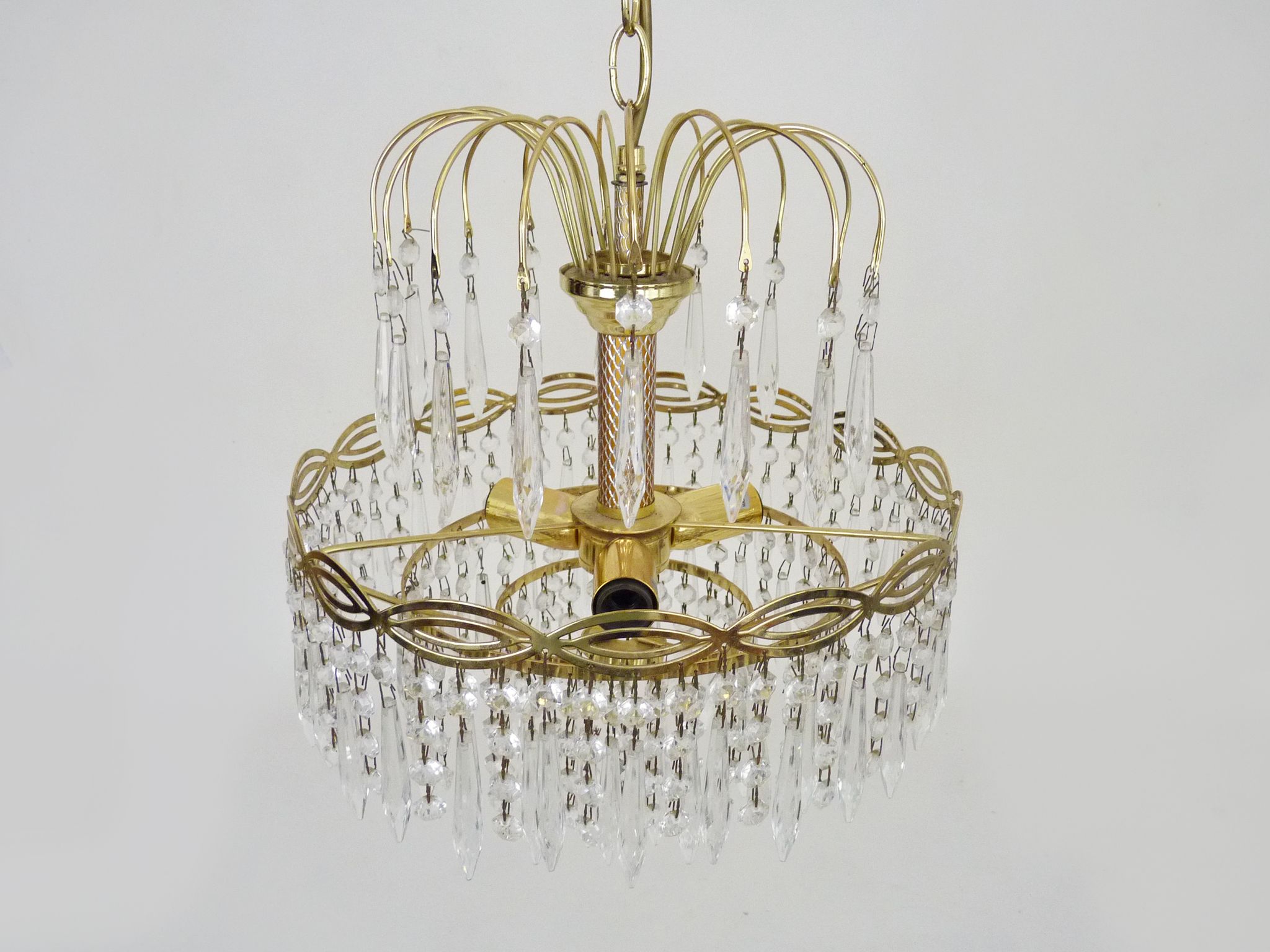 Chandelier, ceiling lamp crown in bronze or brass, 3 floors, 3 lights, glass grapevines. Year 90