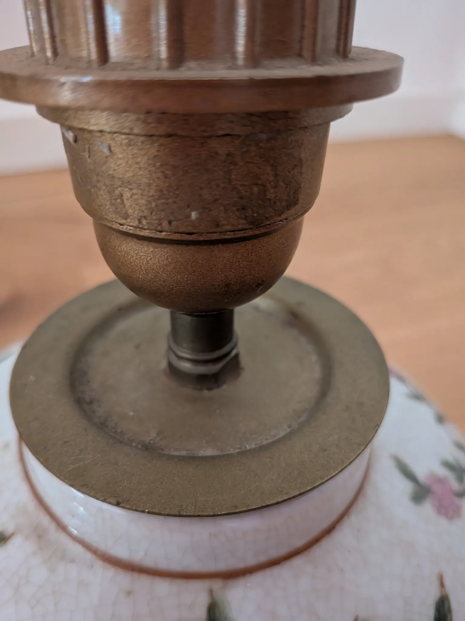 Vintage Chinese porcelain globe lamp