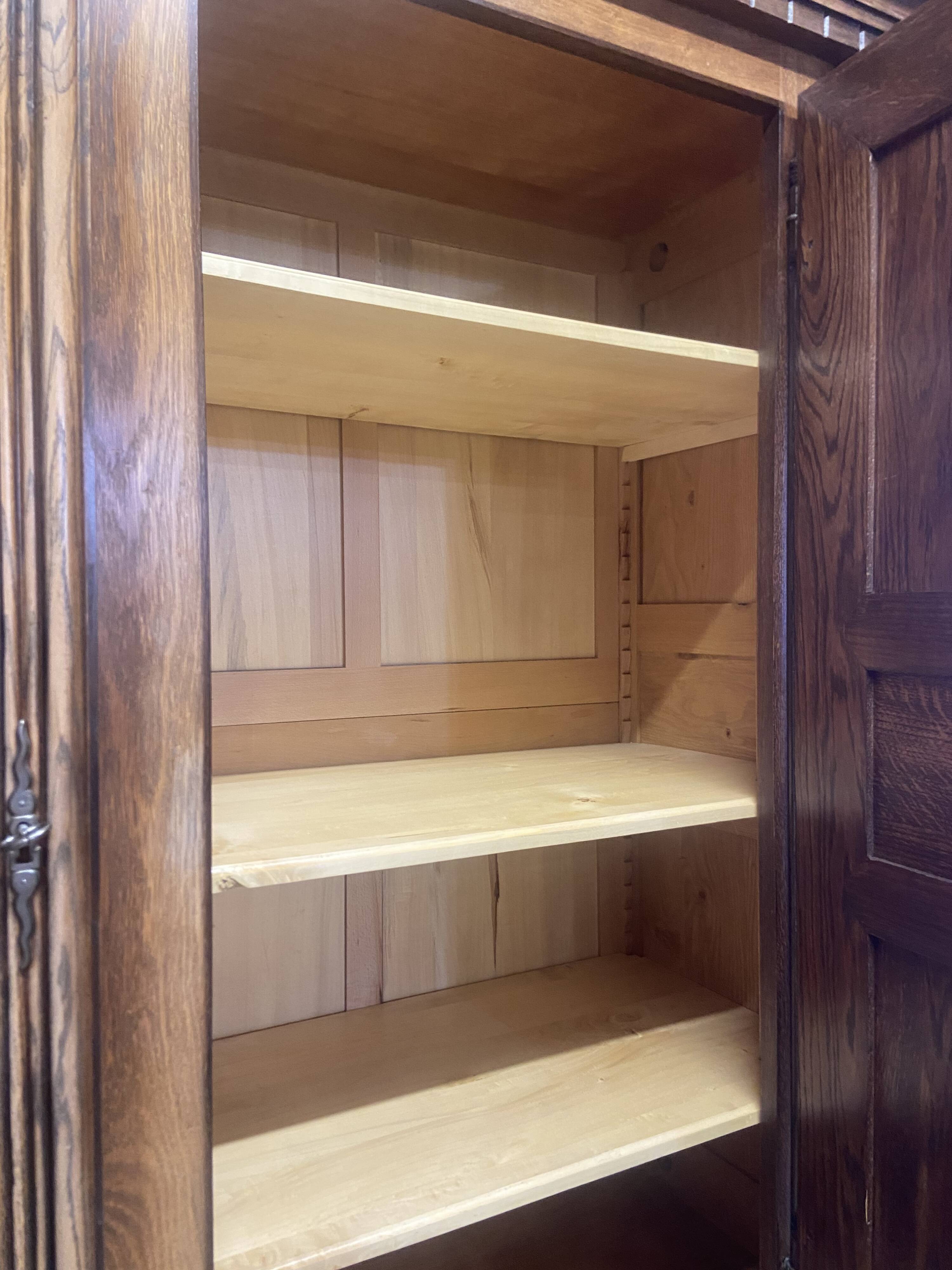 armoire louis XIII