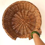 Woven wicker cat basket