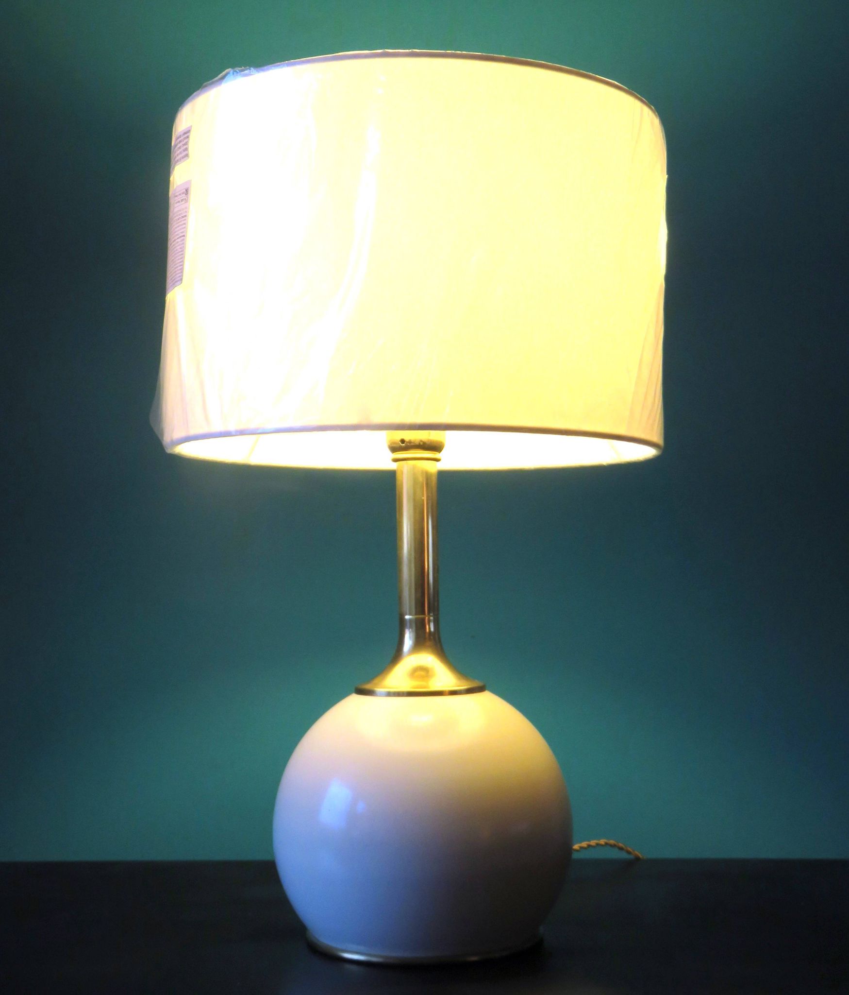 Pair of bedside lamps in brass and ecru lacquered metal, Denmark 1960