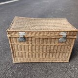 Wicker trunk