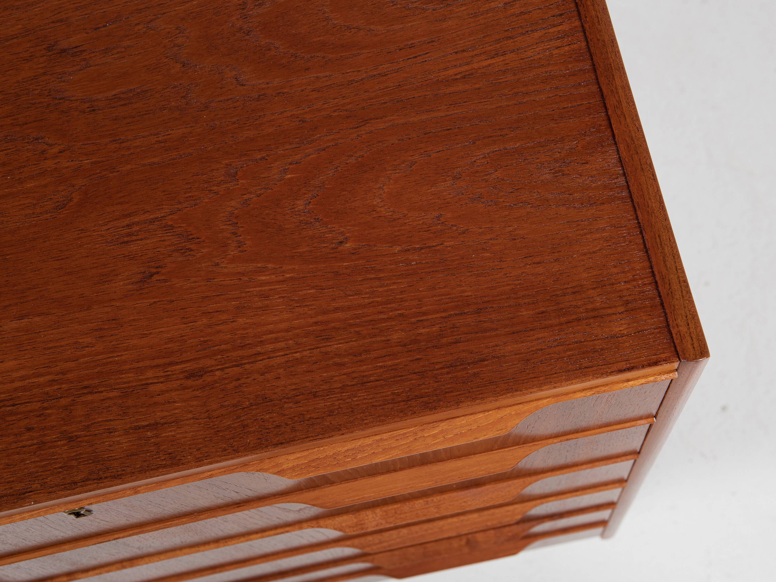 Commode danoise vintage à 6 tiroirs en teck 1960 - longue poignée de tiroir avec 2 poignées