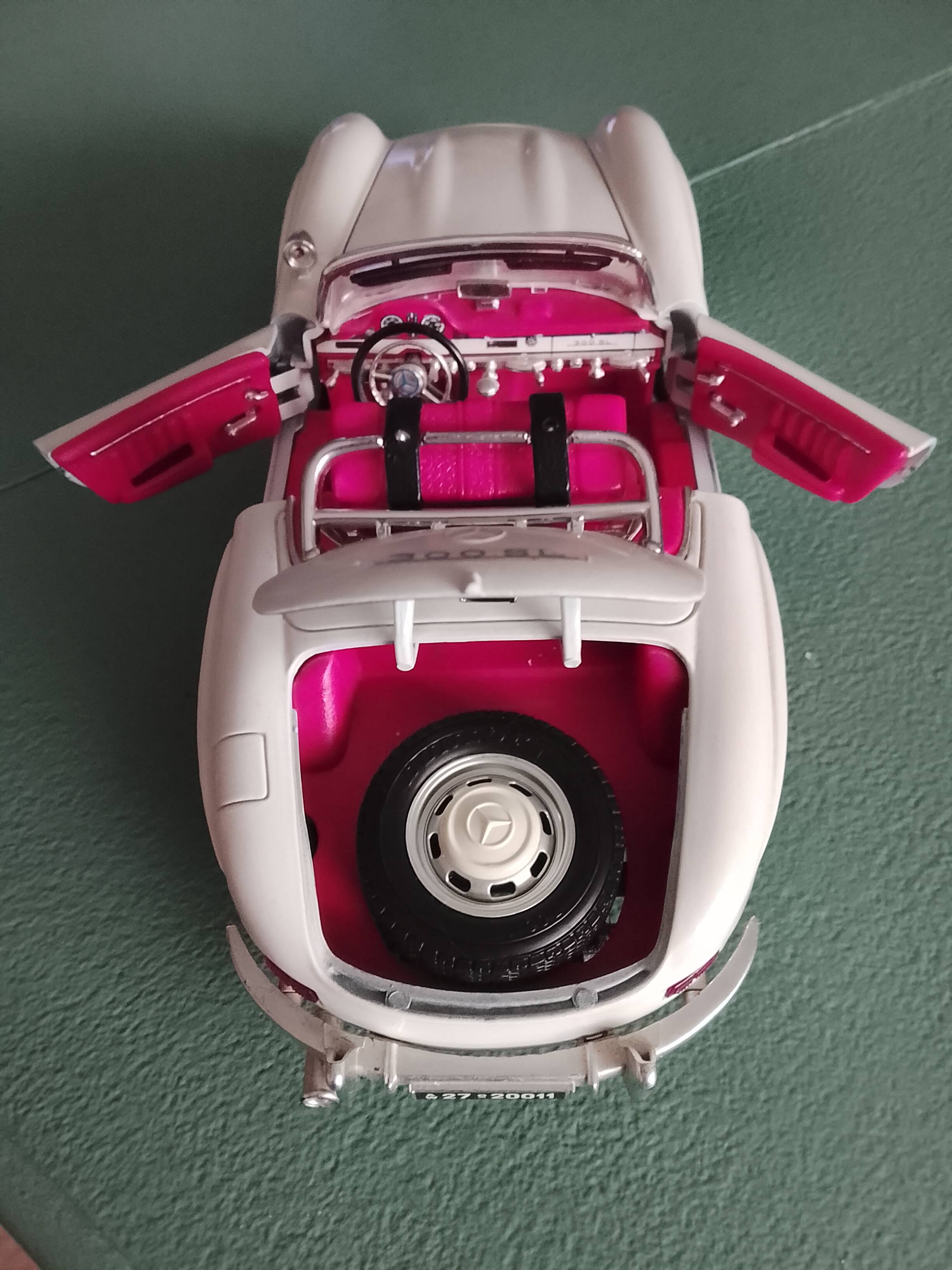 Miniature Mercedes-Benz 300 SL convertible