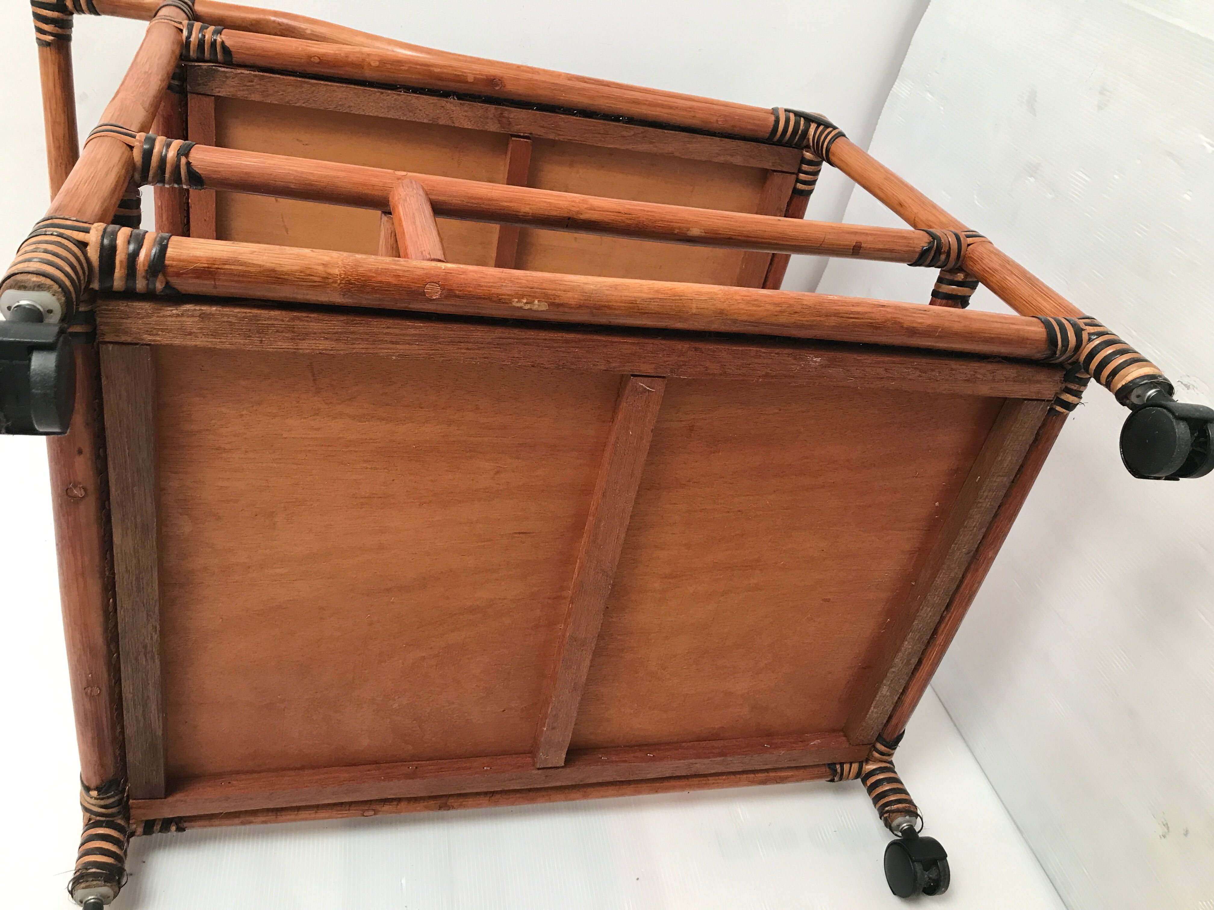 Dessert in rattan bamboo vintage cannage