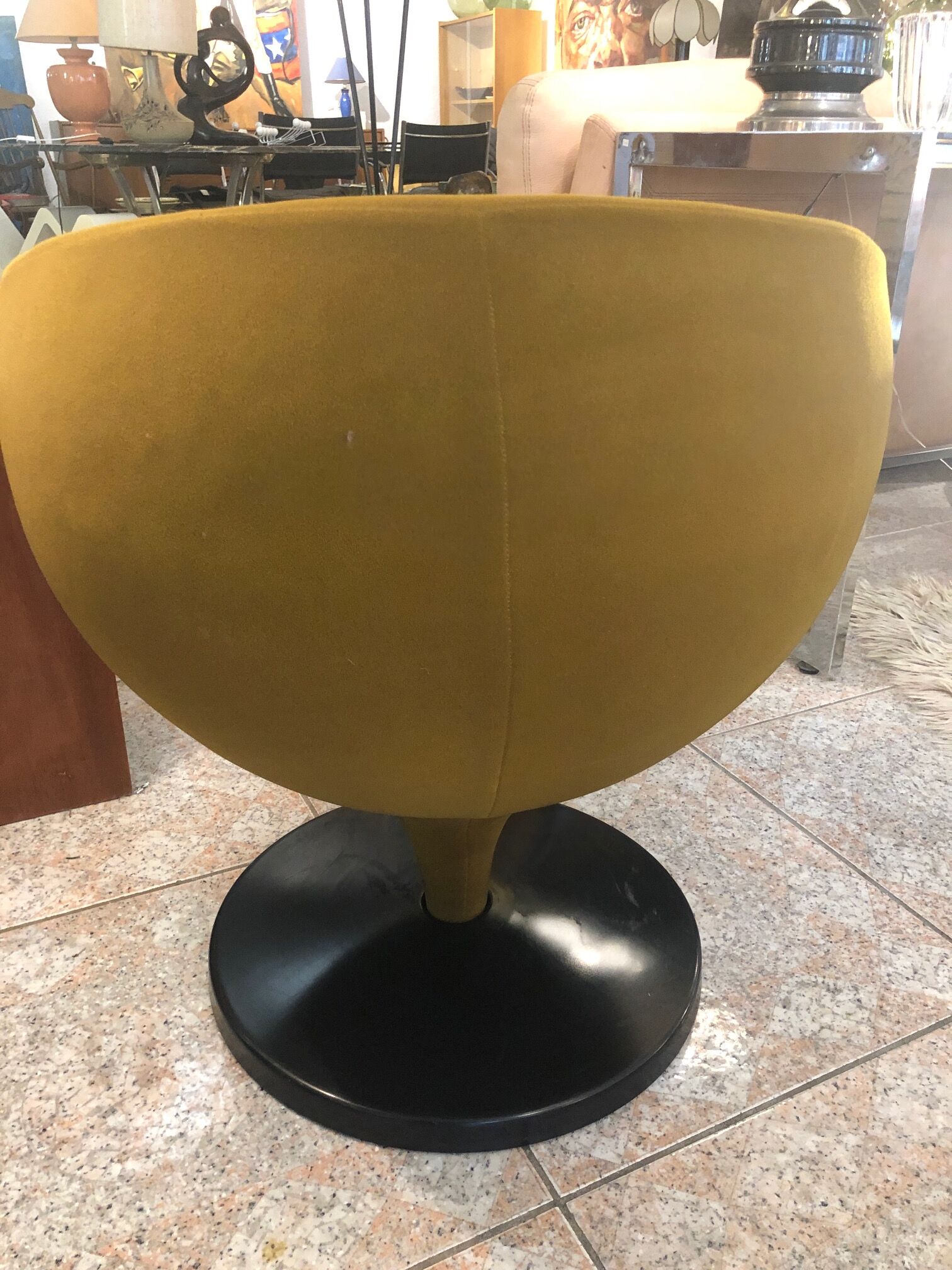 Pierre Guariche's luna armchair for Meurop