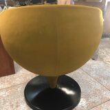 Pierre Guariche's luna armchair for Meurop