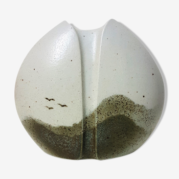 Vase art déco en porcelaine Virebent présentant un paysage brumeux