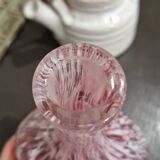 Vase ancien carré ou carafe en pate de verre soufflé ciselé style Clichy rose