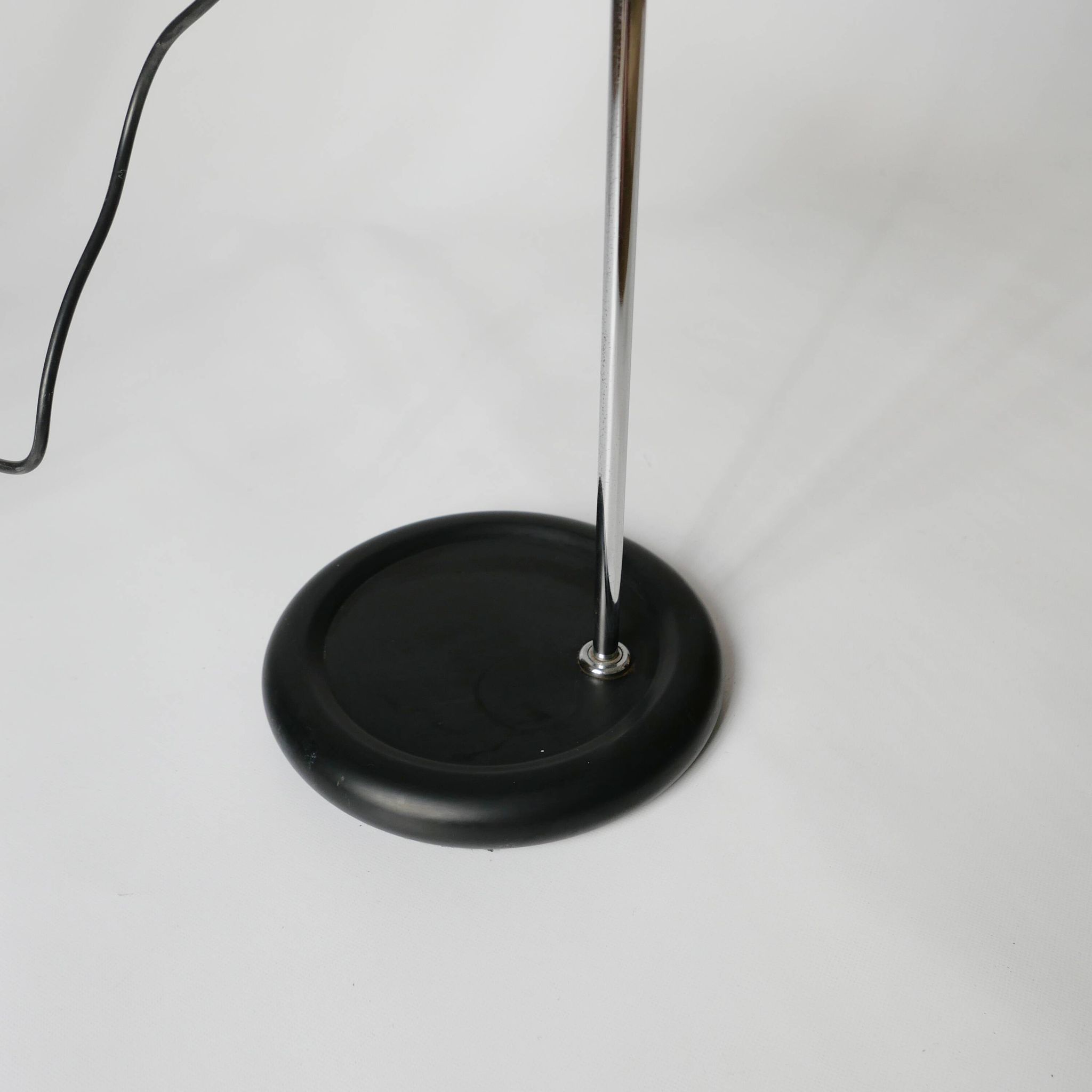 Guzzini lamp 1970s design 1970