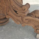Table with central leg in solid oak, natural wood, carved base