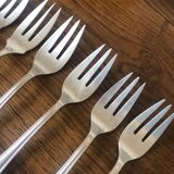 8 fourchettes à poisson dépareillés, métal argenté