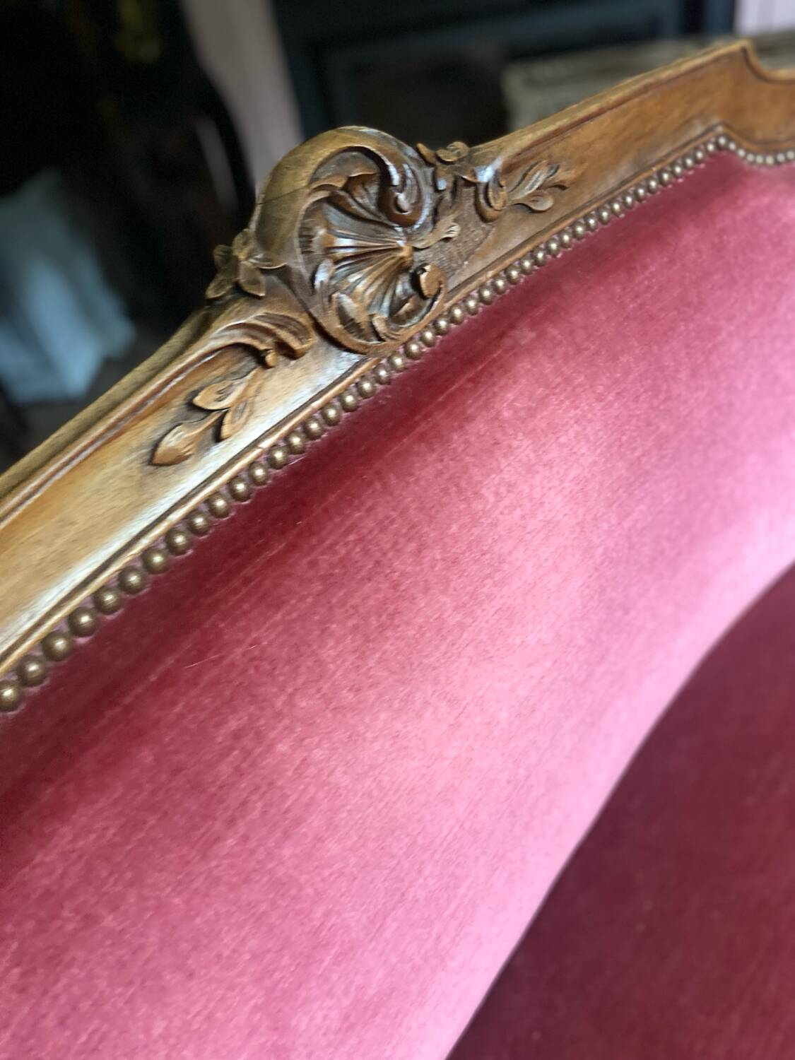 Small antique Louis XV style pink velvet loveseat bench