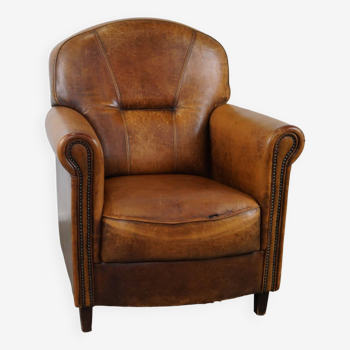 Super rugged sheepskin leather armchair with a wonderfully rugged look