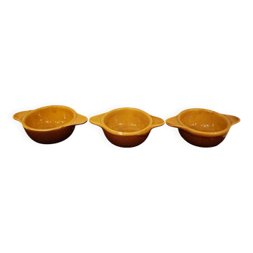 3 two-tone stoneware bowls with handles
