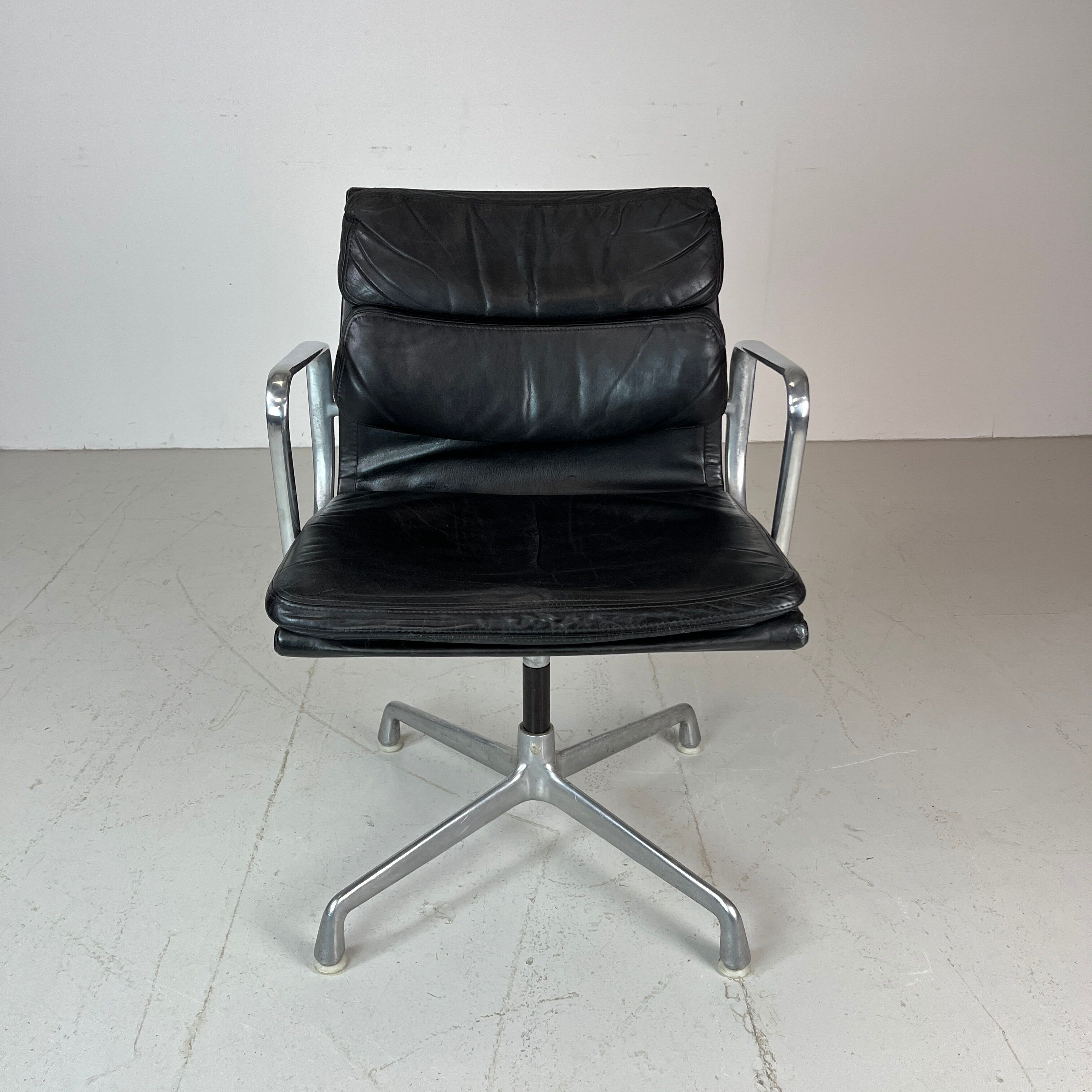 Soft Pad chair by Charles & Ray Eames Herman Miller edition