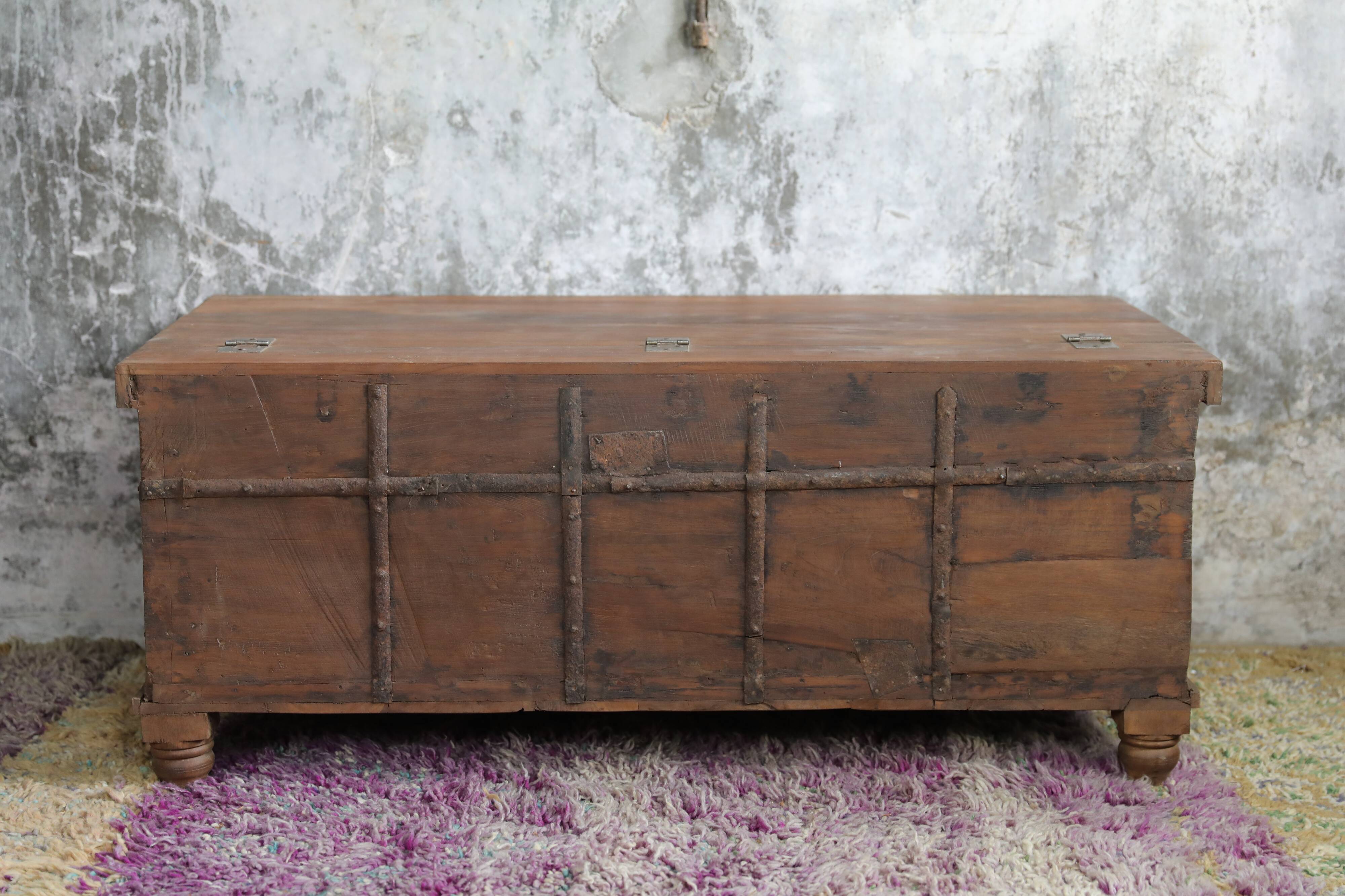 Indian low chest, coffee table in natural teak and metal, unique piece