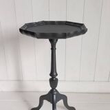 Pedestal table