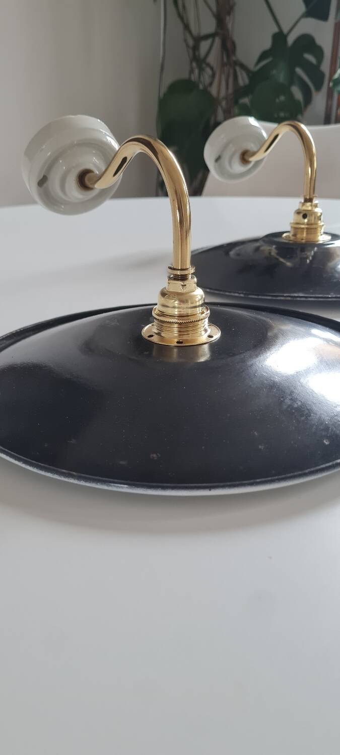Paire d'appliques vintage en tôle émaillée
