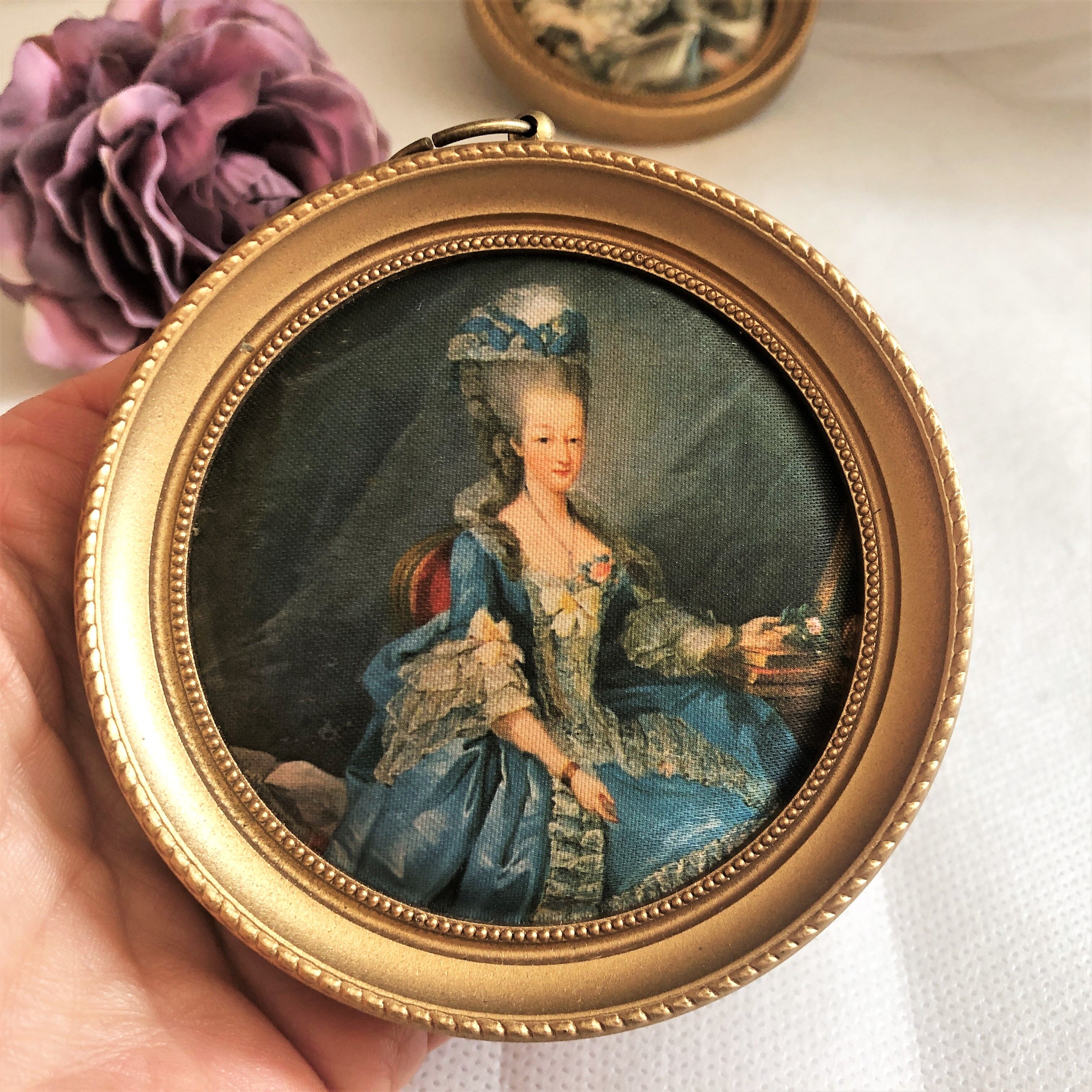 Pair of frame medallion Marie-Antoinette