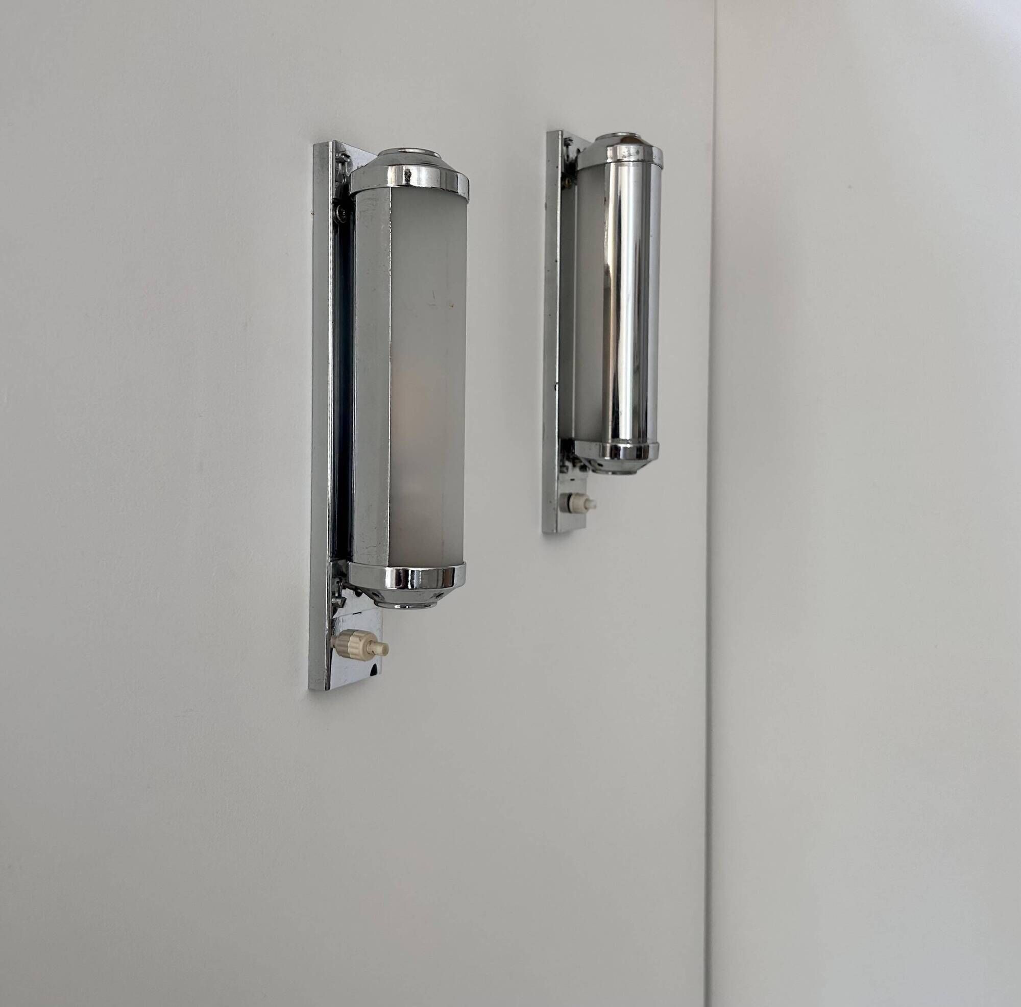 Pair of vintage modernist wall lights, chrome and sandblasted glass, France 1930