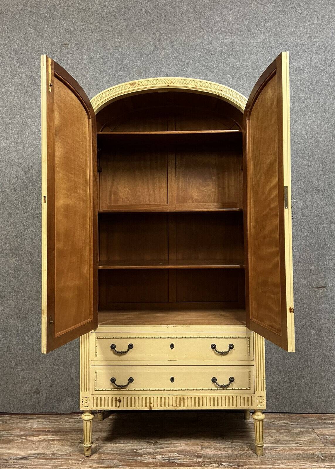Gazzolo Ghilardi a Gênes : armoire Italienne de style Louis XVI en bois laqué époque 1900