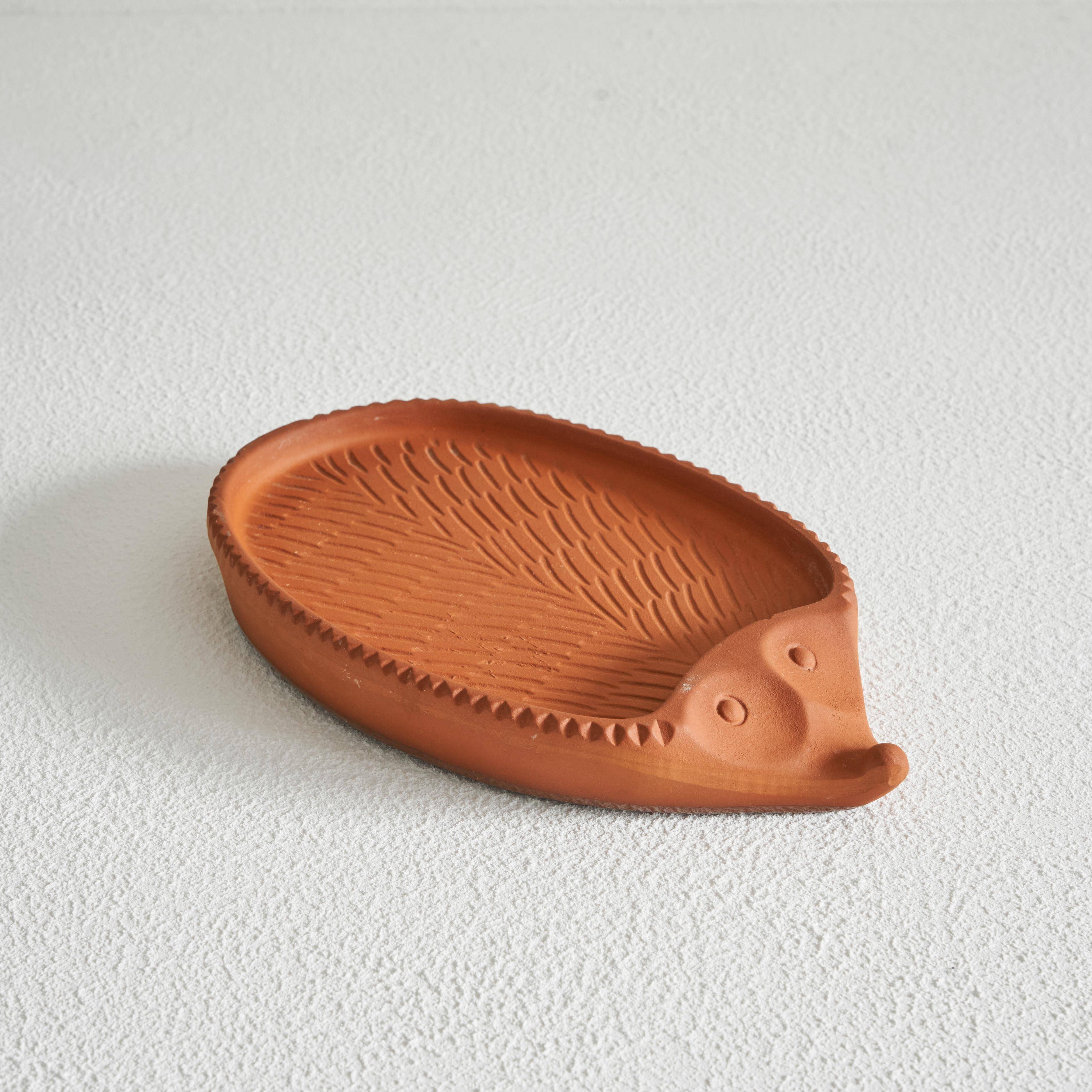 'Igel' plate in terracotta from the mid-20th century