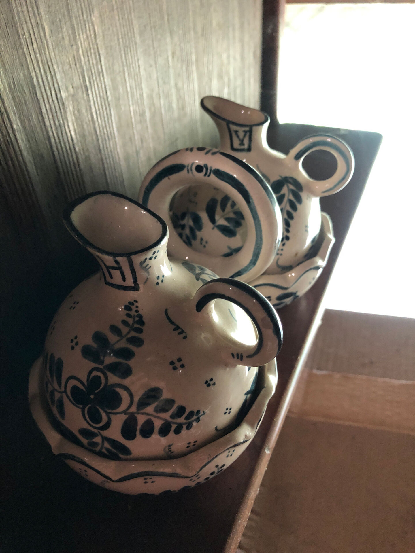 Oil and vinegar service
