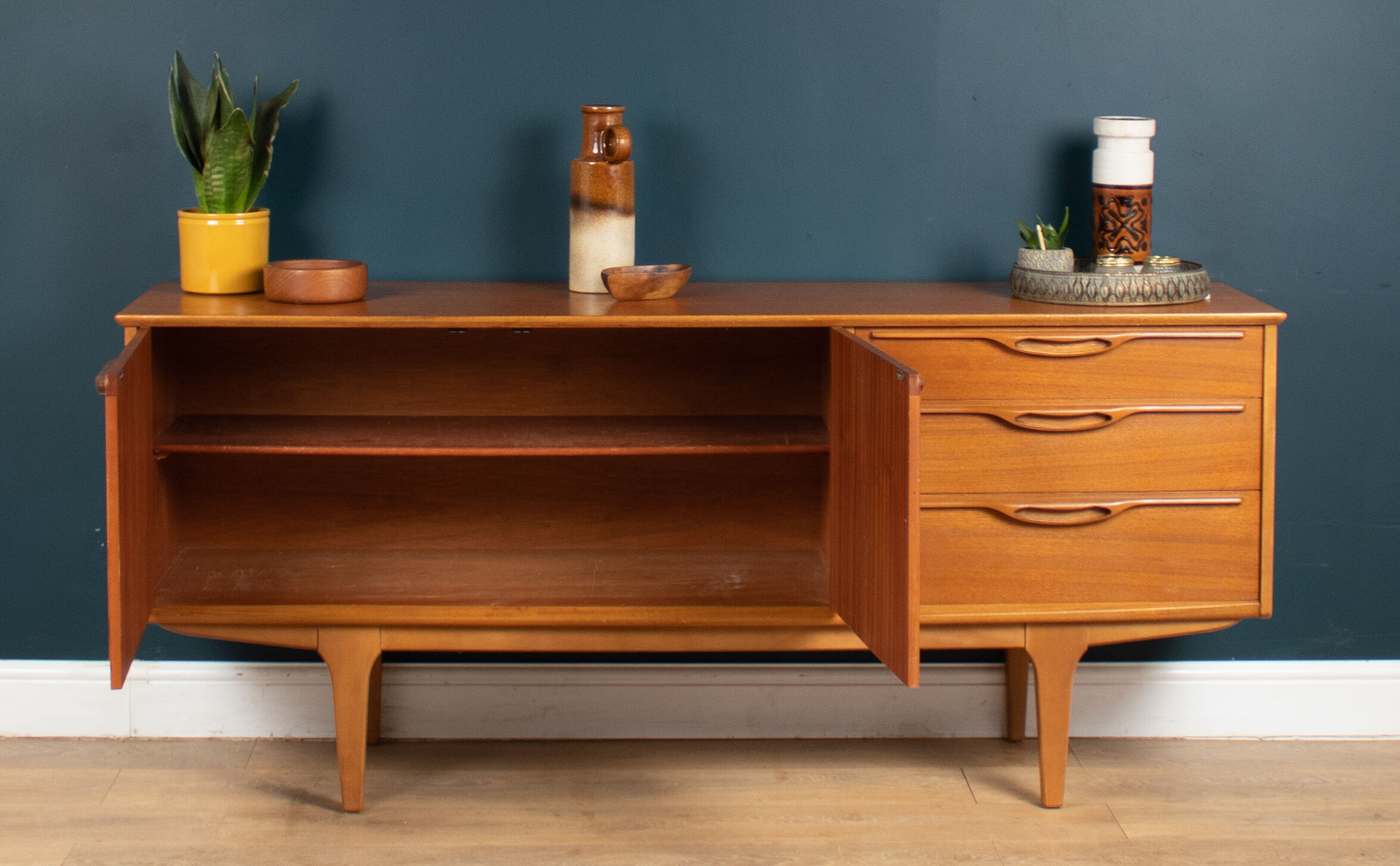 Retro Teak 1960s Mid Century Jentique Classic Short Sideboard