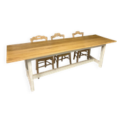 Farm table