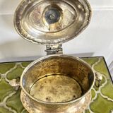 Boîte ou coffret ancien en laiton gravé