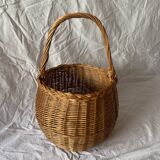 Round vintage woven wicker basket