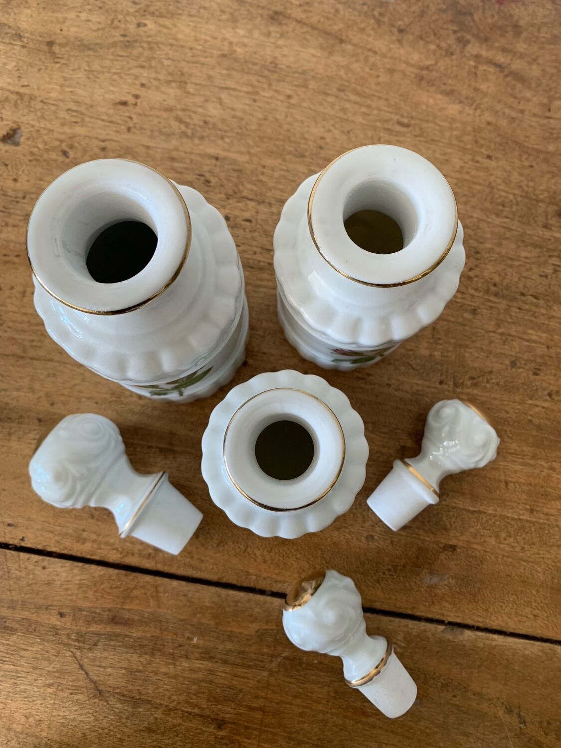 Porcelain set for bathroom