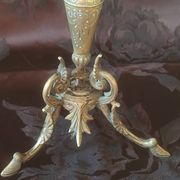 Lampe bougeoir électrifiée, lampe de table bronze tripode pattes de chèvres