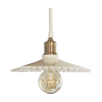 Opaline suspension