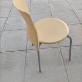 Chaise plastique couleur