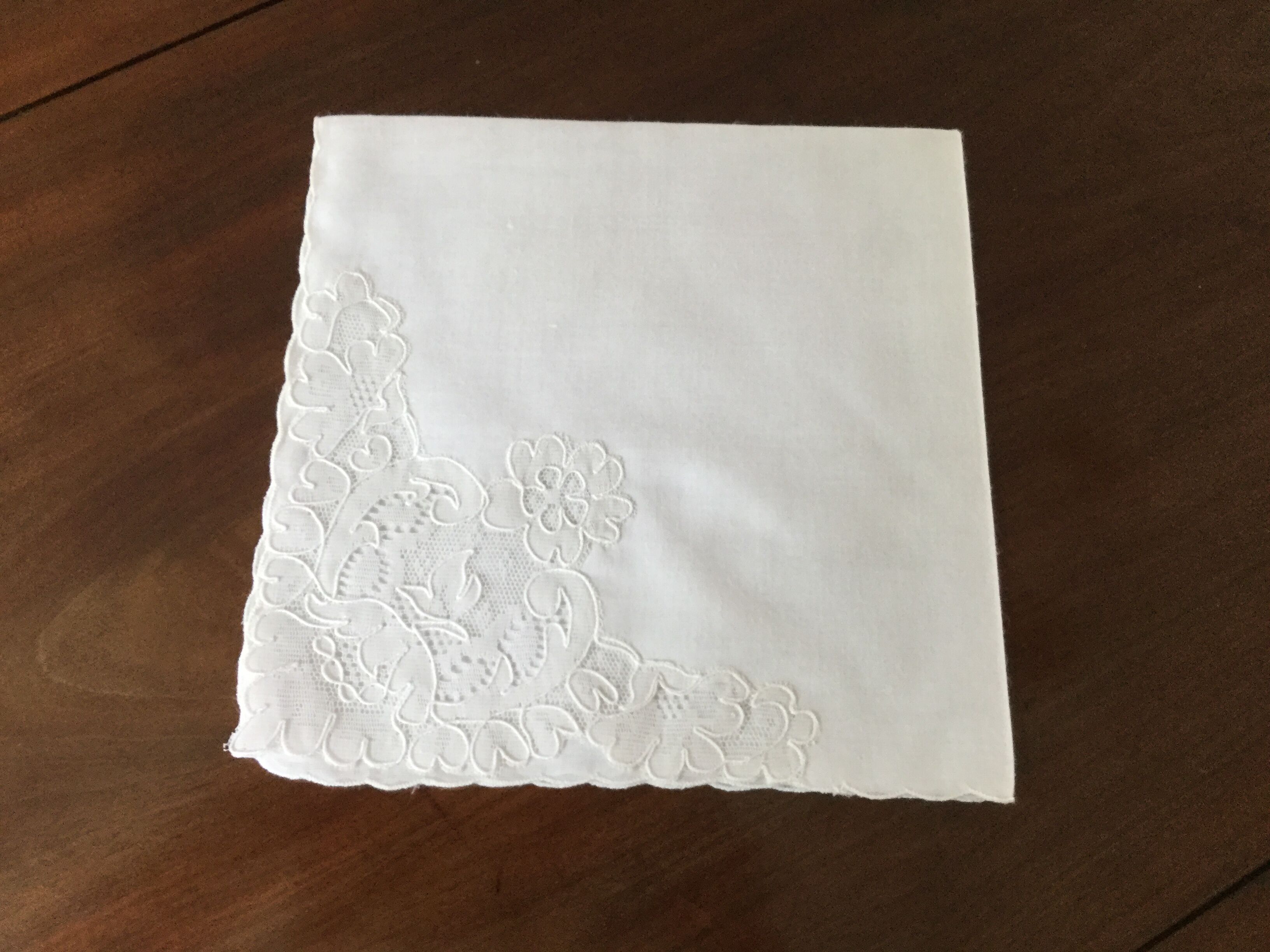 Dognuin's matching lace napkins